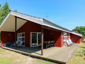 Welcoming Holiday Home in Hadsund with Terrace in Hadsund